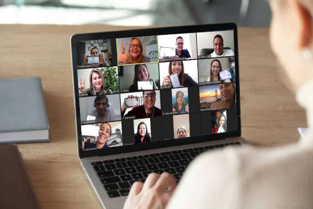 Sesión grupal de coaching online por videollamada